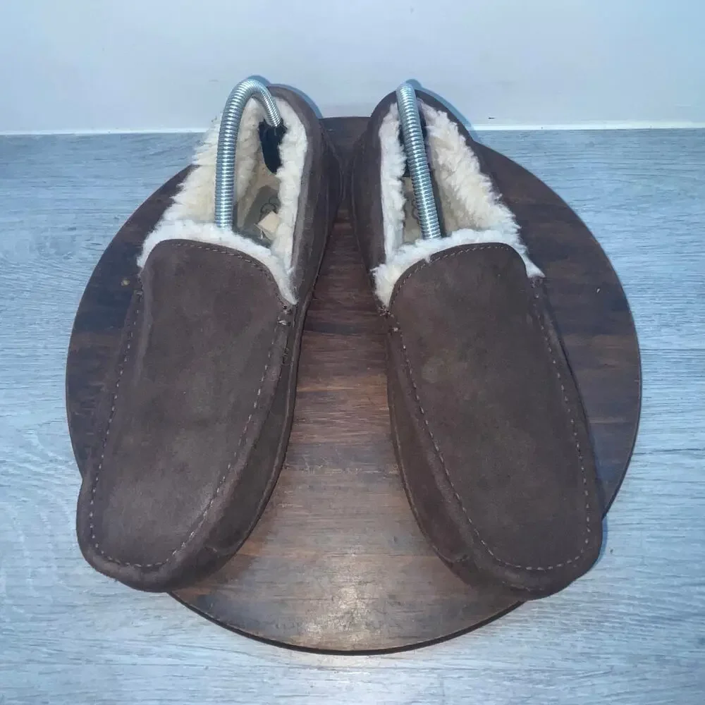 UGG 1101110 Men's Brown Sheepskin Suede Slippers Moccasin Shoes Size 9 Comfort